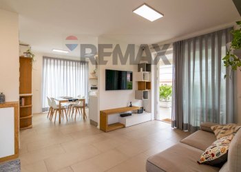 Sala da pranzo - Trilocale Via Nuova
 
26, Acireale - foto 2