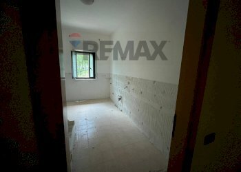 Stanza vuota - Villa Via Cesare Beccaria
 
10, Pedara - photo 19