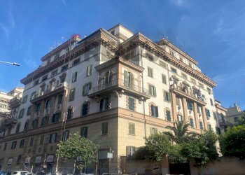 Edificio all\'aperto - Three-room apartment Via Terni, Roma - photo 1