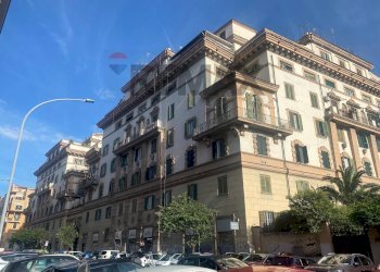 Edificio all\'aperto - Three-room apartment Via Terni, Roma - photo 2