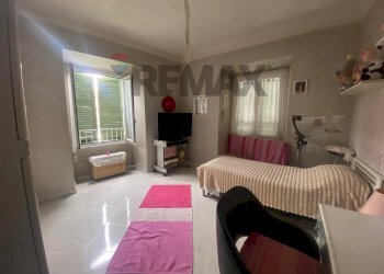 Camera / camera da letto - Three-room apartment Via Terni, Roma - photo 6