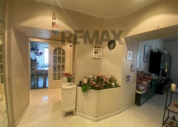 Hall / corridoio - Three-room apartment Via Terni, Roma - photo 14
