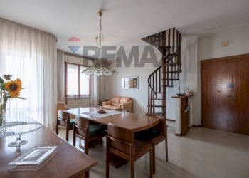 Sala da pranzo - Appartamento Via Mazzola
 
10, Jesi - foto 1