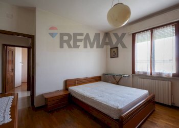 Camera / camera da letto - Appartamento Via Mazzola
 
10, Jesi - foto 16