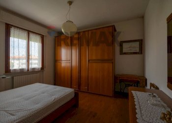 Camera / camera da letto - Appartamento Via Mazzola
 
10, Jesi - foto 17