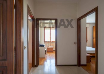 Hall / corridoio - Appartamento Via Mazzola
 
10, Jesi - foto 19