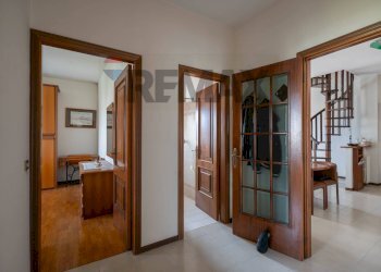 Hall / corridoio - Appartamento Via Mazzola
 
10, Jesi - foto 21