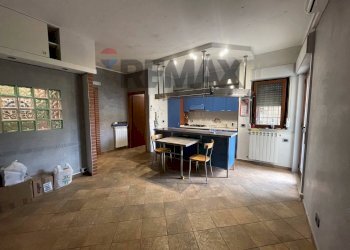 Sala da pranzo - Quadrilocale Via Cutrufelli
 
5, Gaggi - foto 15