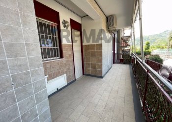 Balcone - Quadrilocale Via Cutrufelli
 
5, Gaggi - foto 38