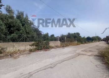 Vista delle montagne - Terreno edificabile Via Lago di Varano, Siracusa - foto 8