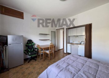 Camera / camera da letto - One-room apartment Via Sebenico
12, Varese - photo 5