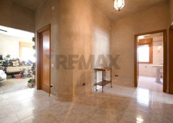 Hall / corridoio - Three-room apartment Via Giovanni Antonio Canal
 
2, Cagliari - photo 24