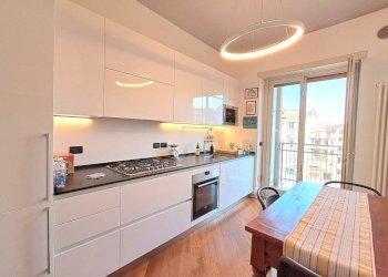 Cucina - Four-room apartment via Antonio Canova, 25, Torino (neighborhood San Salvario) - photo 2
