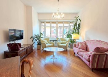 Salone - Four-room apartment via Antonio Canova, 25, Torino (neighborhood San Salvario) - photo 3