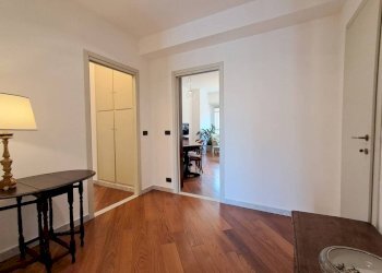 Disimpegno - Four-room apartment via Antonio Canova, 25, Torino (neighborhood San Salvario) - photo 16