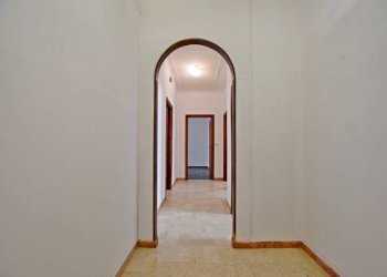 Corridoio - Appartamento via Mercurino Sappa, 3, Mondovì - foto 10