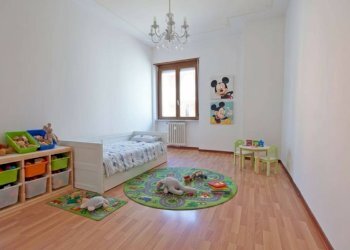 Camera da letto - Appartamento via Mercurino Sappa, 3, Mondovì - foto 13