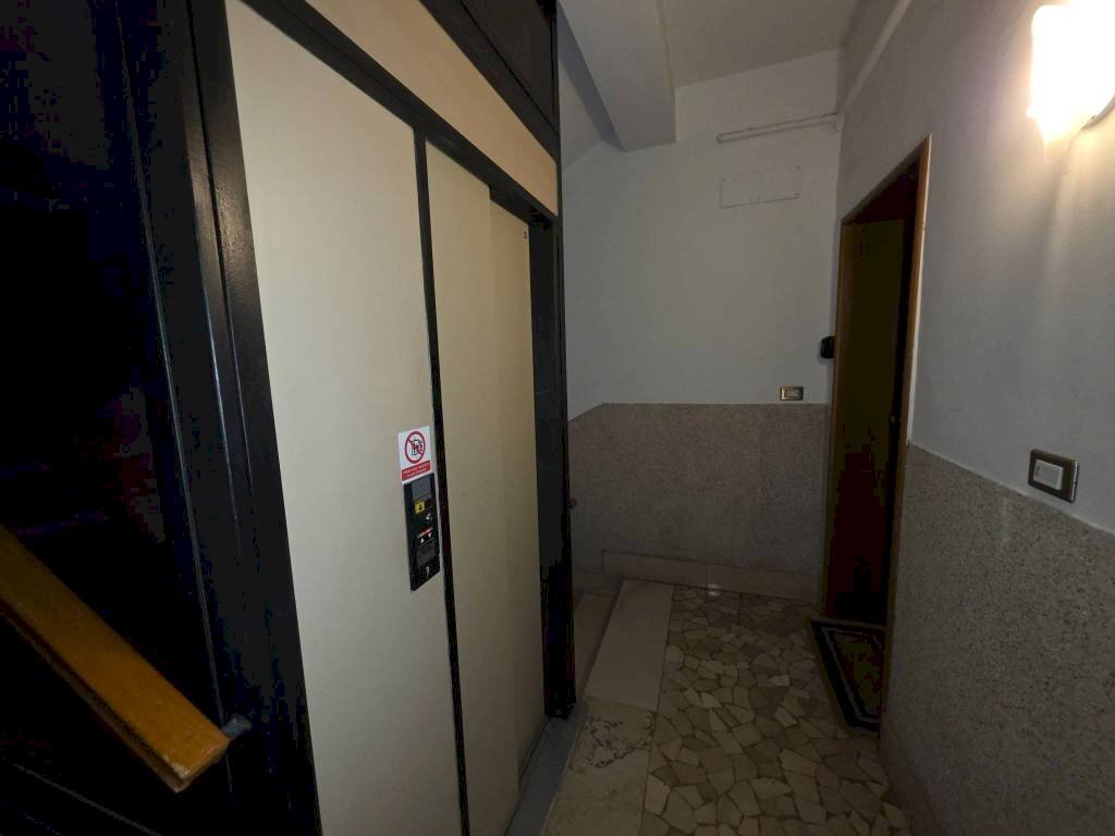 Interno palazzo - Three-room apartment via Antonio Bondi, Bologna (neighborhood Massarenti) - photo 2