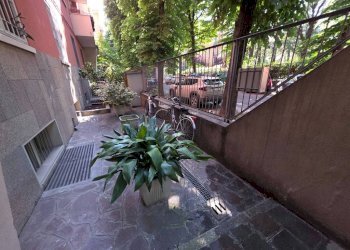 Cortile interno - Three-room apartment via Antonio Bondi, Bologna (neighborhood Massarenti) - photo 6