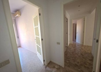 Corridoio - Three-room apartment via Antonio Bondi, Bologna (neighborhood Massarenti) - photo 22