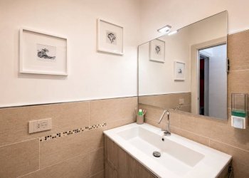 Bagno - Trilocale via Federico Menabrea, 2, Torino (zona San Salvario) - foto 22