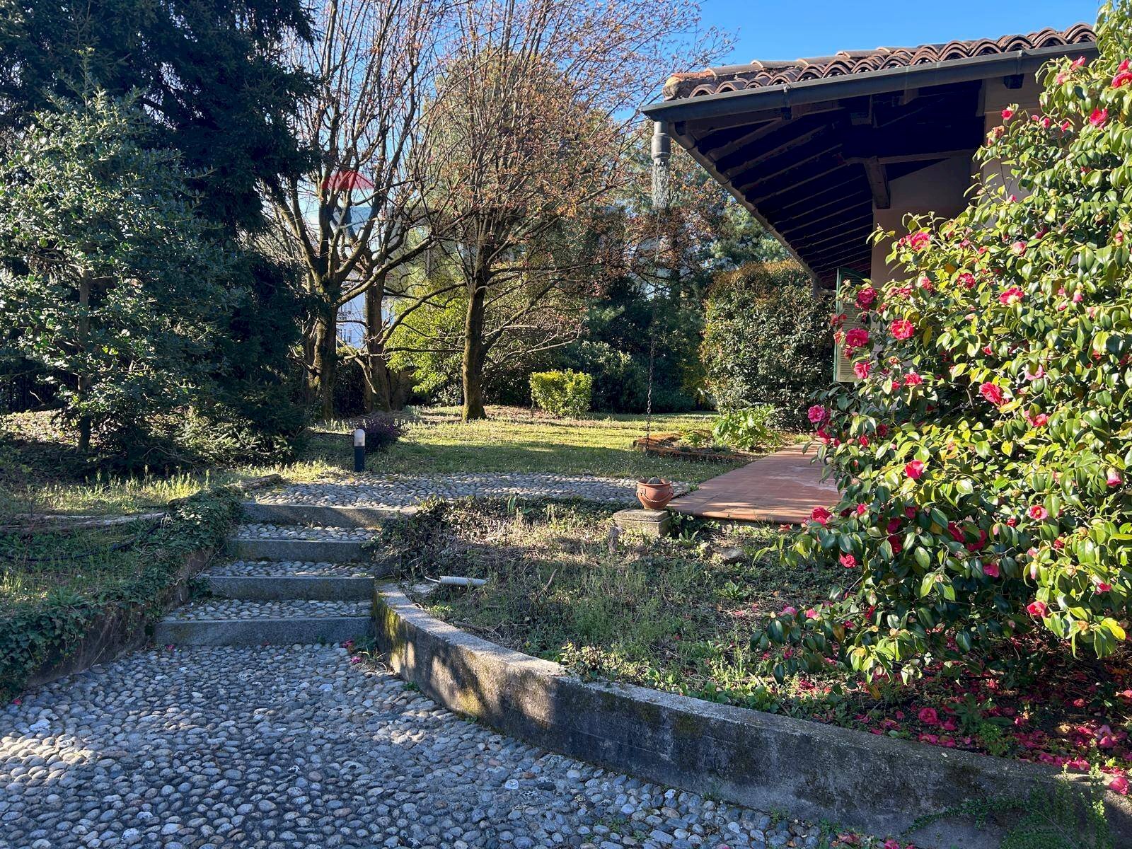 Giardino - Villa VIA VAL GRANDE
 
2, Gallarate - photo 2
