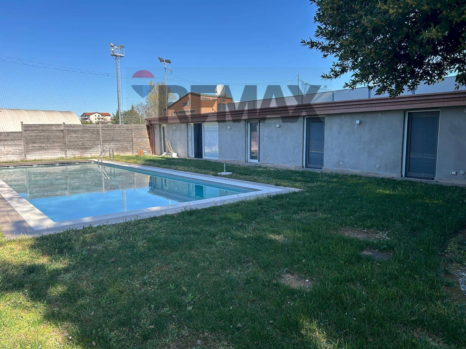 Piscina - Villa VIA VAL GRANDE
 
2, Gallarate - foto 1