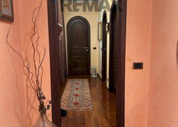 Hall / corridoio - Villa VIA VAL GRANDE
 
2, Gallarate - photo 7