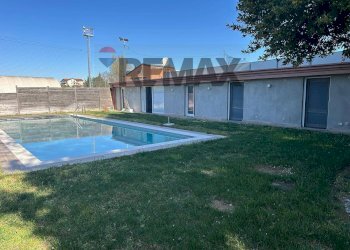Piscina - Villa VIA VAL GRANDE
 
2, Gallarate - photo 16