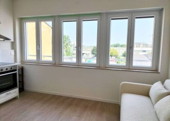 Veranda - Bilocale via Don Bartolomeo Grazioli, 57, Milano (zona Dergano) - foto 2