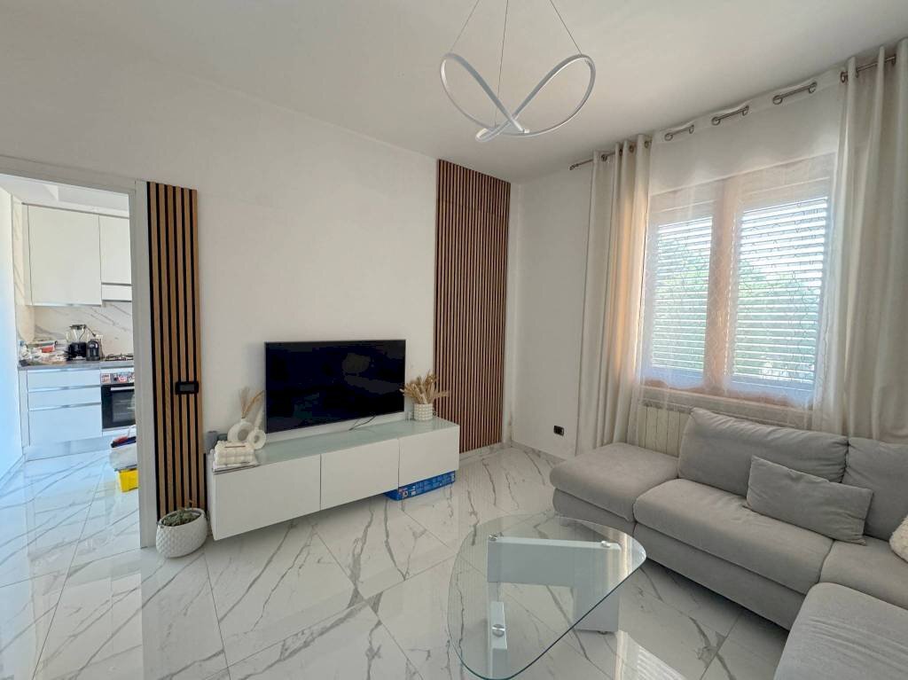 Salone - Three-room apartment via Ippolito Nievo, 4, Monza - photo 1