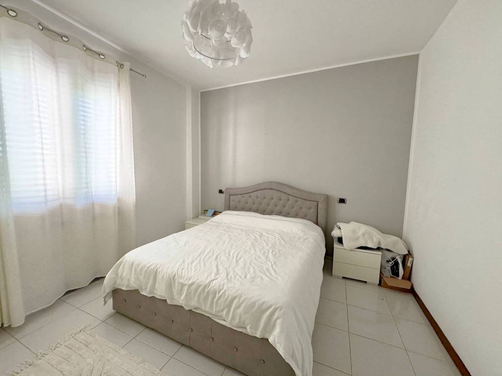 Camera da letto - Three-room apartment via Ippolito Nievo, 4, Monza - photo 3