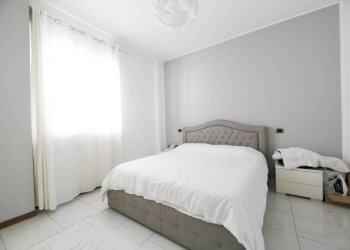 Camera da letto - Three-room apartment via Ippolito Nievo, 4, Monza - photo 18