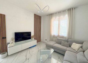 Salone - Three-room apartment via Ippolito Nievo, 4, Monza - photo 25