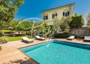 Piscina - Villa via San Francesco d'Assisi, 7, La Spezia - photo 1