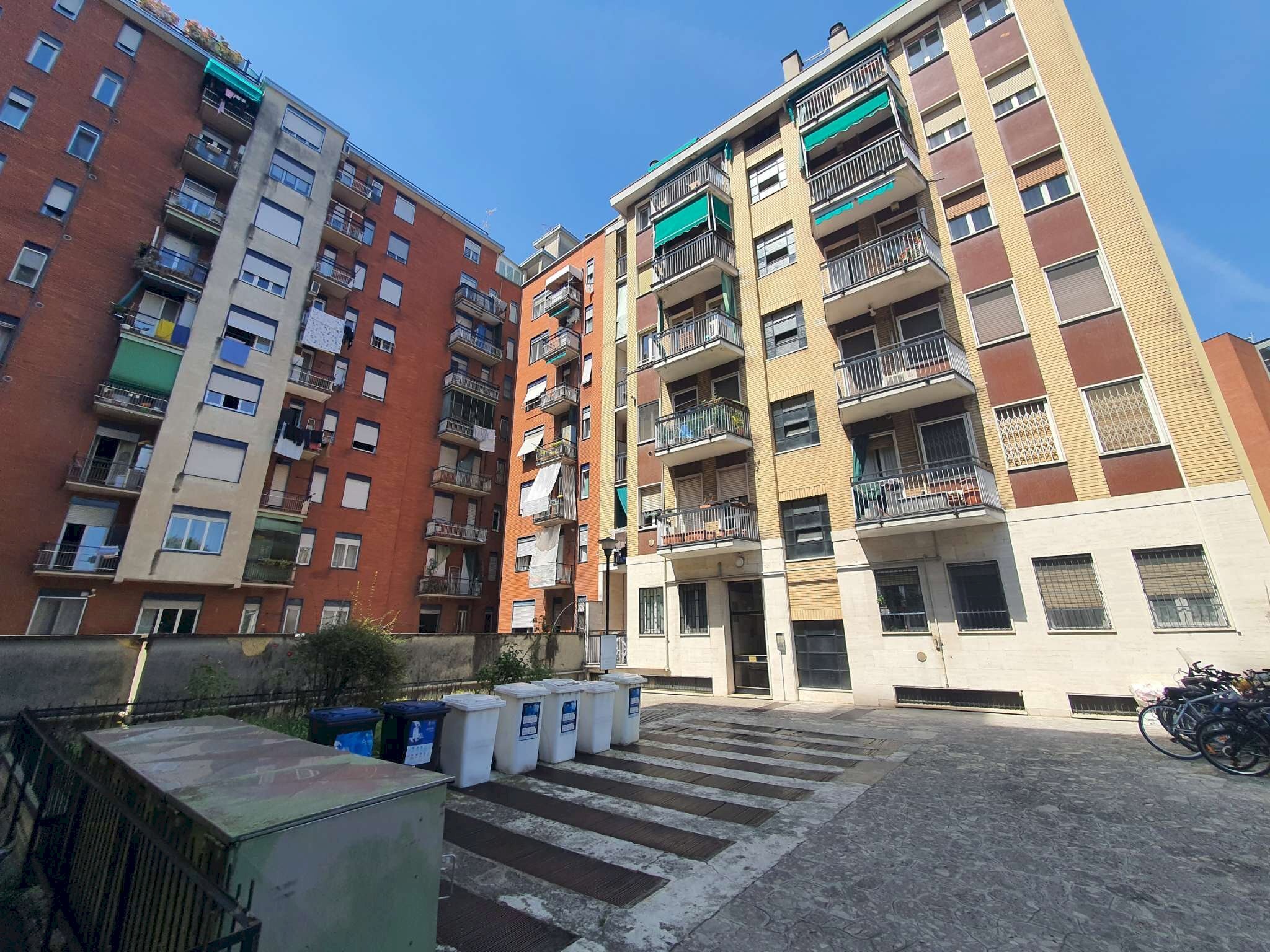Facciata - Trilocale via Padova, 267, Milano (zona Crescenzago) - foto 1