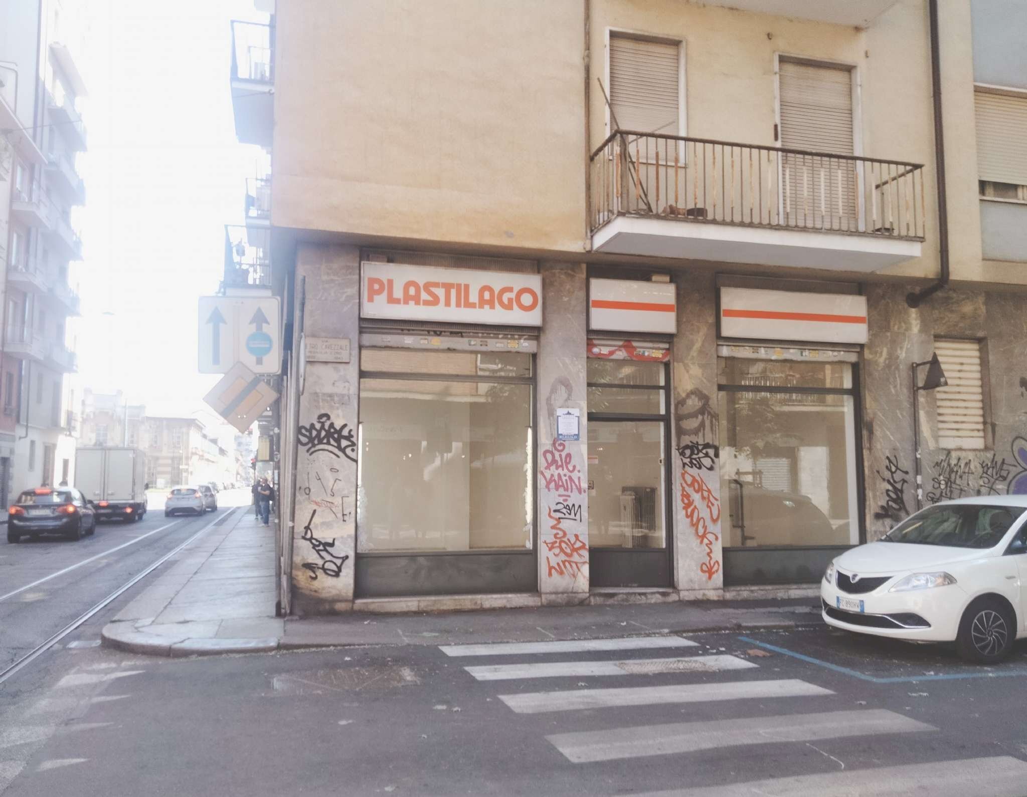 facciata - Negozio via Napione, 40, Torino (zona Vanchiglia) - foto 3