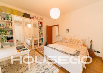 Camera da letto - Bilocale via Giovanni Daneo, 115C, Genova (zona Marassi) - foto 13