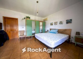 Camera da letto - Casa indipendente via Francesco Cossiga, 180, Siligo - foto 10