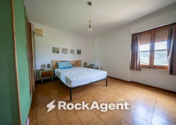 Camera da letto - Casa indipendente via Francesco Cossiga, 180, Siligo - foto 11