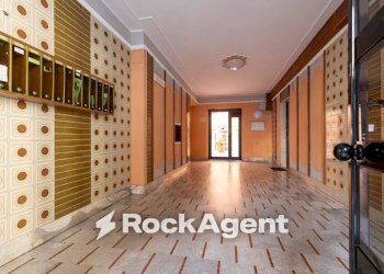 Interno palazzo - Apartment via Eugenio de Riso, 77, Catanzaro - photo 8
