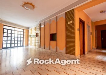 Interno palazzo - Apartment via Eugenio de Riso, 77, Catanzaro - photo 9