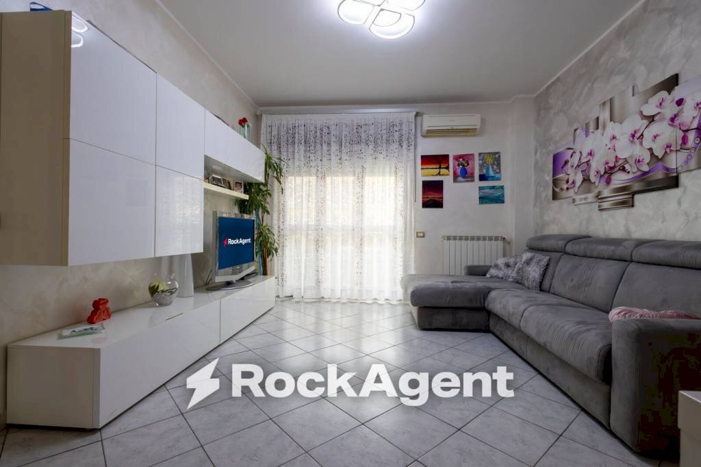Salone - Four-room apartment via Alessi di Turio, 8, Catanzaro - photo 1