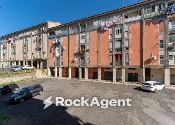 Facciata - Four-room apartment Villaggio Sant'Agata Zona A, 9, Catania - photo 20