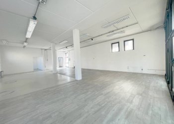 Interno non residenziale - Warehouse via Giovanni Pascoli, Trescore Balneario - photo 3