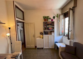 soggiorno/camera - Trilocale via Libia, Bologna (zona San Donato) - foto 1