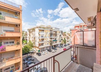 Balcone - Trilocale via Val di Cogne, 22, Roma - foto 1