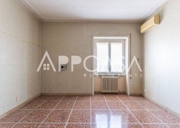Camera da letto - Trilocale via Val di Cogne, 22, Roma - foto 20