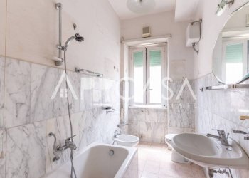 Bagno - Trilocale via Val di Cogne, 22, Roma - foto 23