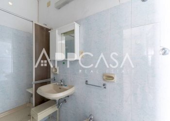 Bagno - Trilocale via Val di Cogne, 22, Roma - foto 25
